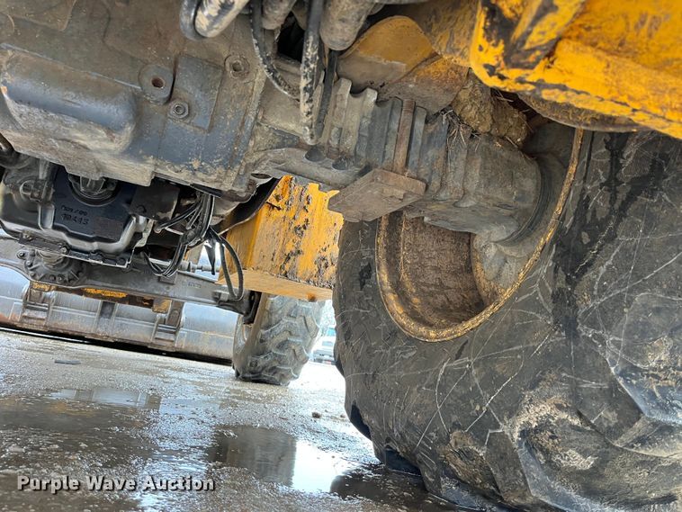 image for item LA9829 2006 Volvo BL70  backhoe