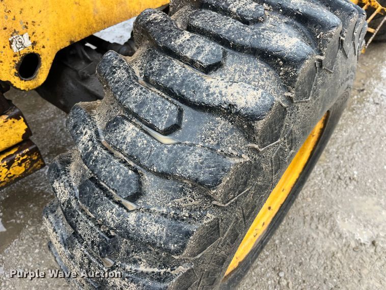 image for item LA9829 2006 Volvo BL70  backhoe