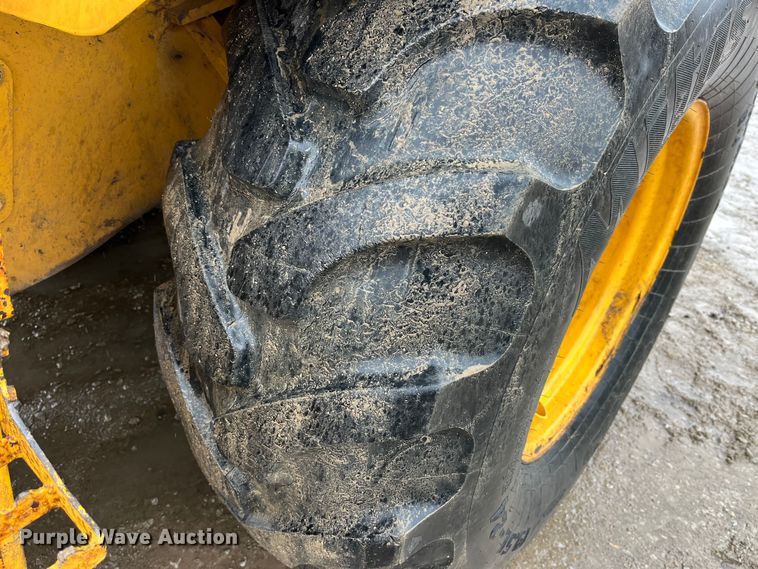 image for item LA9829 2006 Volvo BL70  backhoe