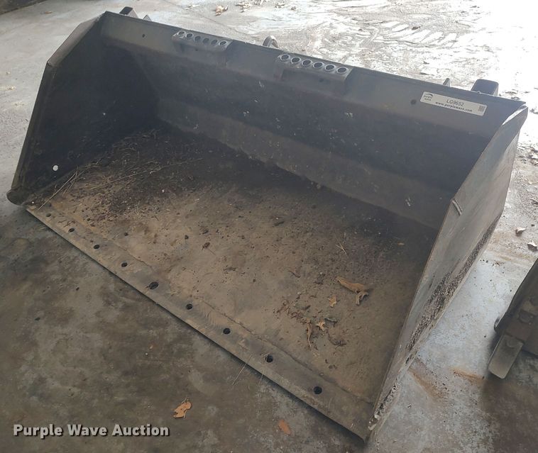 image for item LG9652 Melroe  skid steer bucket