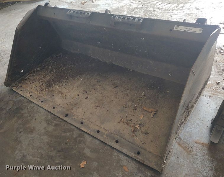 image for item LG9652 Melroe  skid steer bucket