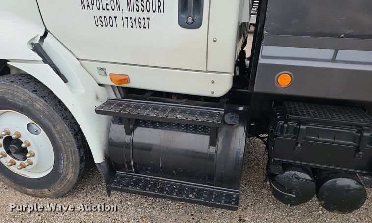 image for item LH9925 2007 International 8600  dump truck