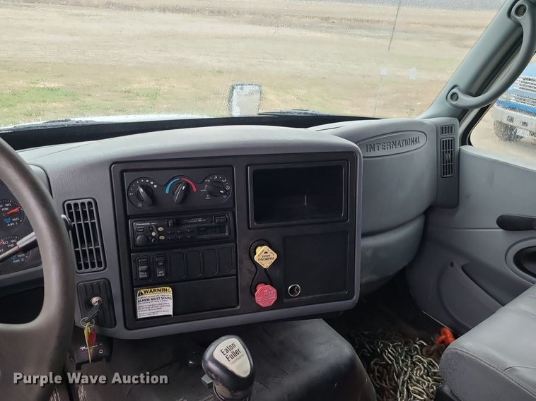 image for item LH9925 2007 International 8600  dump truck