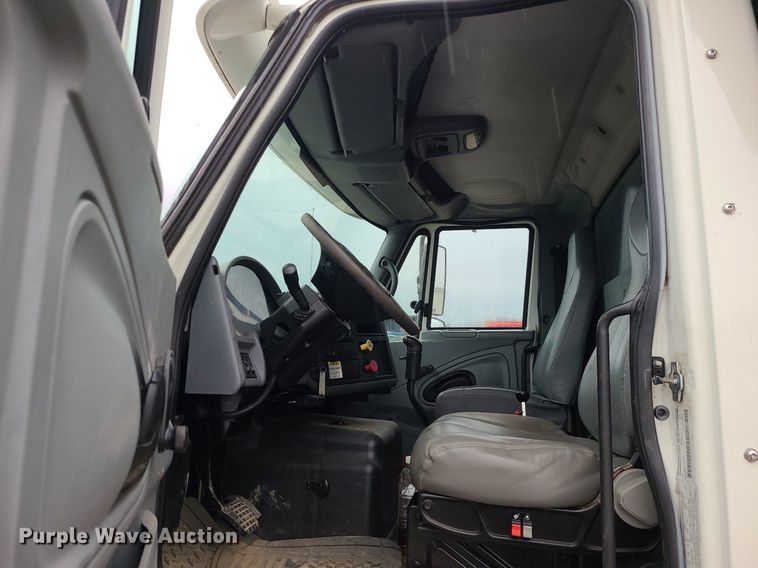 image for item LH9925 2007 International 8600  dump truck