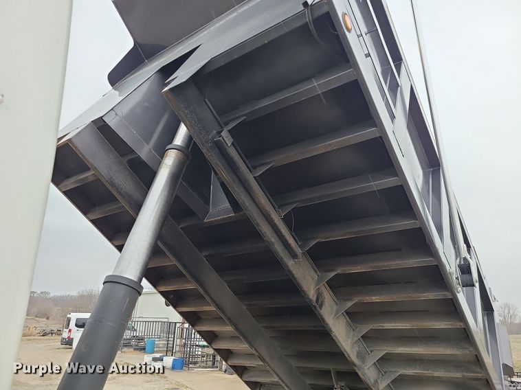 image for item LH9925 2007 International 8600  dump truck