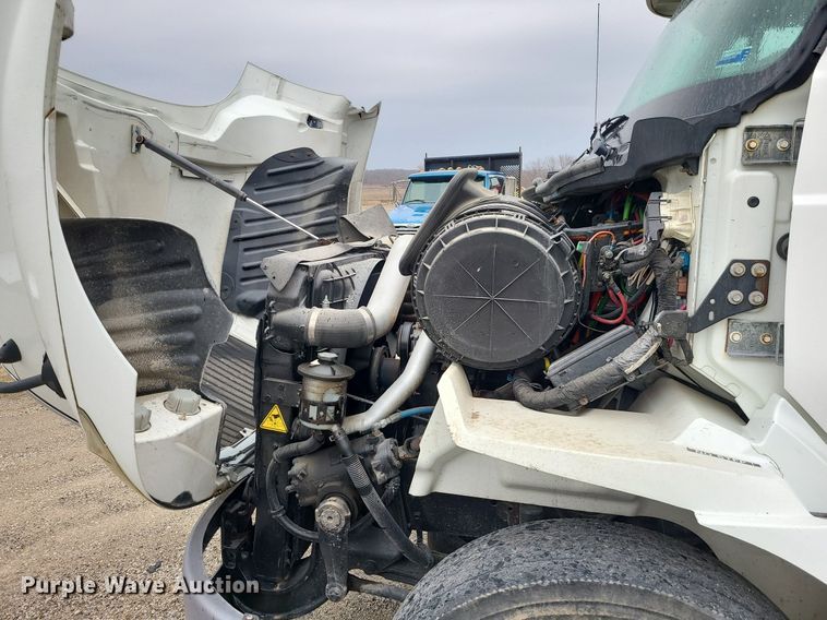 image for item LH9925 2007 International 8600  dump truck