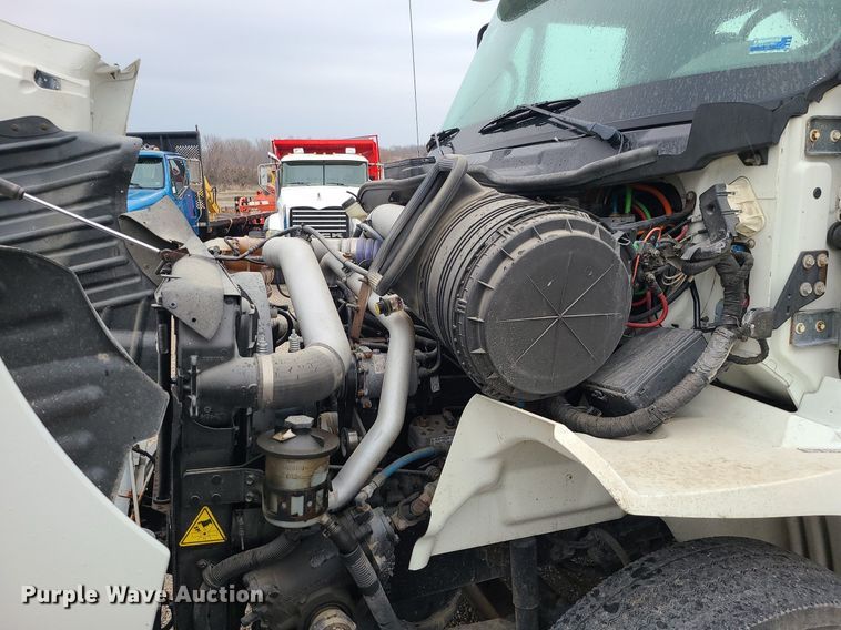 image for item LH9925 2007 International 8600  dump truck