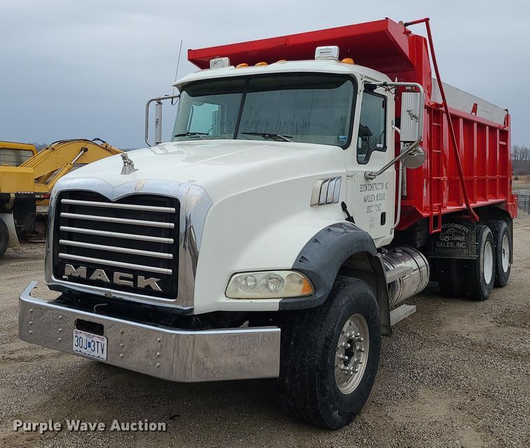 image for item LH9926 2006 Mack CT713  dump truck