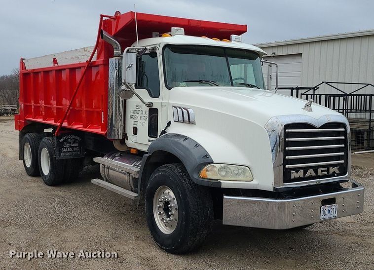 image for item LH9926 2006 Mack CT713  dump truck
