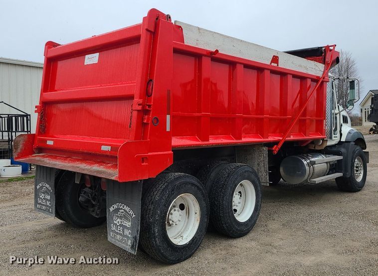 image for item LH9926 2006 Mack CT713  dump truck