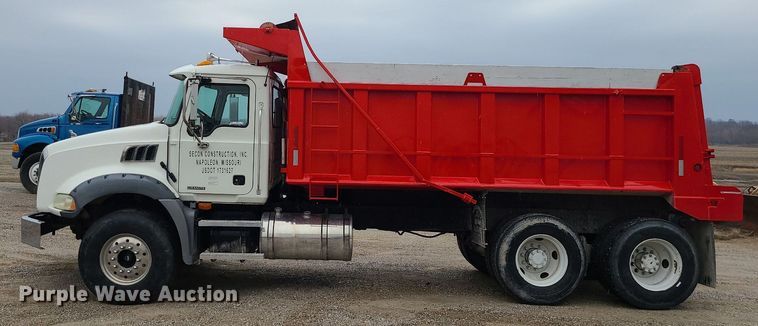 image for item LH9926 2006 Mack CT713  dump truck