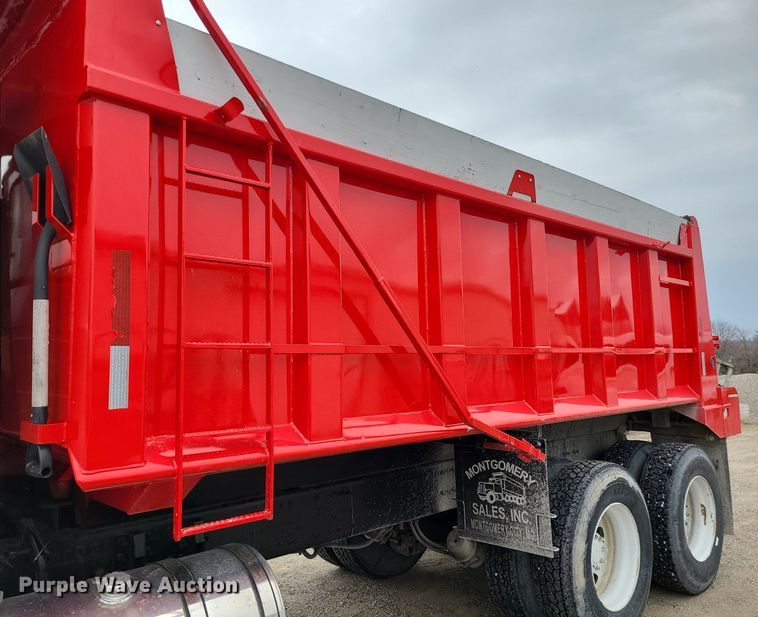 image for item LH9926 2006 Mack CT713  dump truck