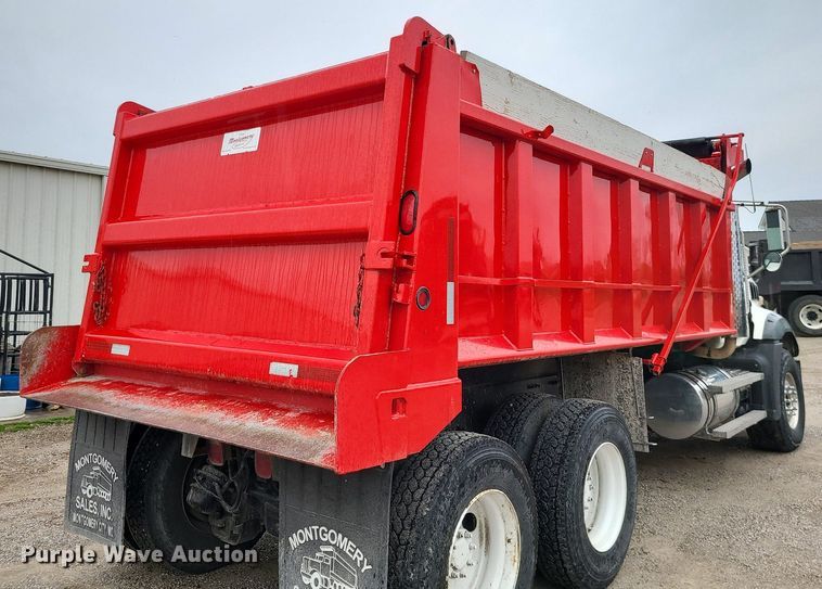 image for item LH9926 2006 Mack CT713  dump truck