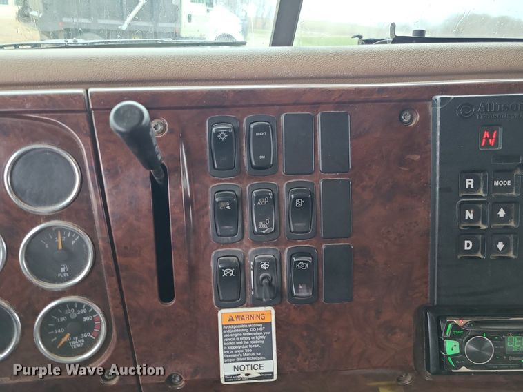 image for item LH9926 2006 Mack CT713  dump truck