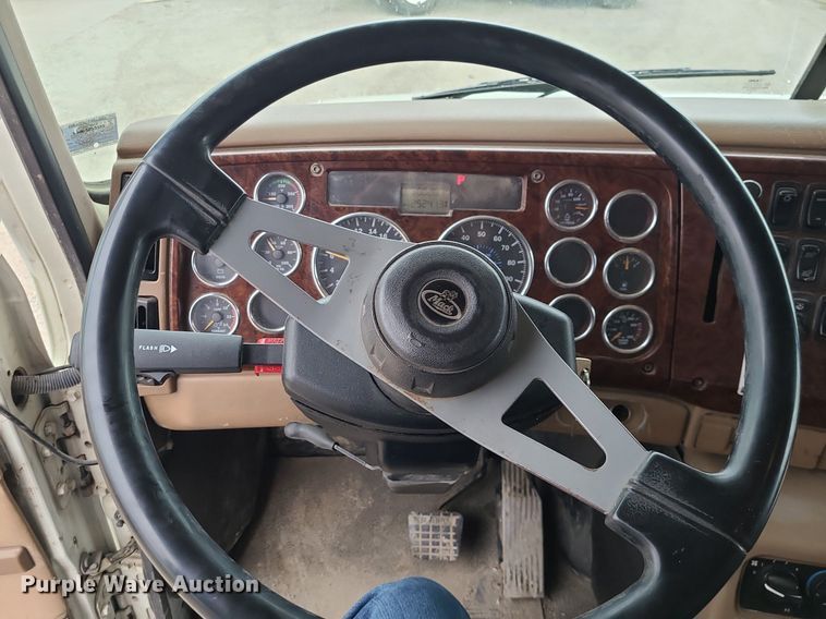 image for item LH9926 2006 Mack CT713  dump truck