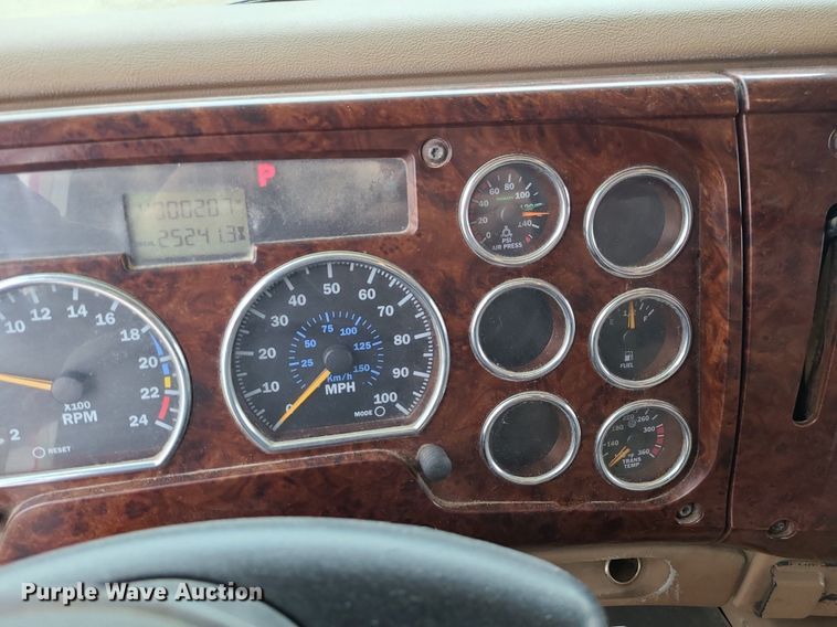 image for item LH9926 2006 Mack CT713  dump truck