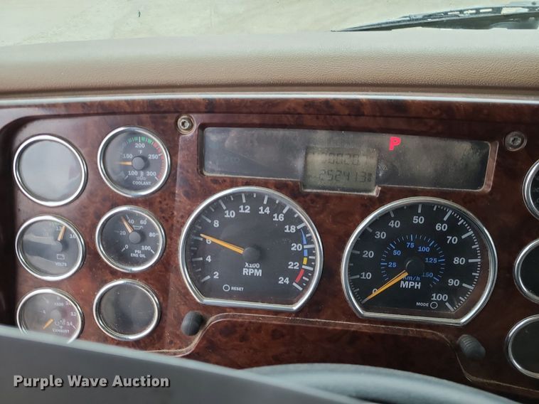 image for item LH9926 2006 Mack CT713  dump truck