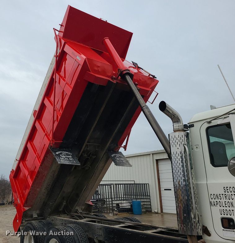 image for item LH9926 2006 Mack CT713  dump truck