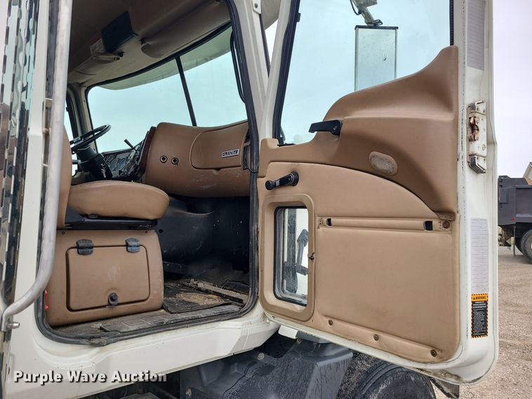 image for item LH9926 2006 Mack CT713  dump truck