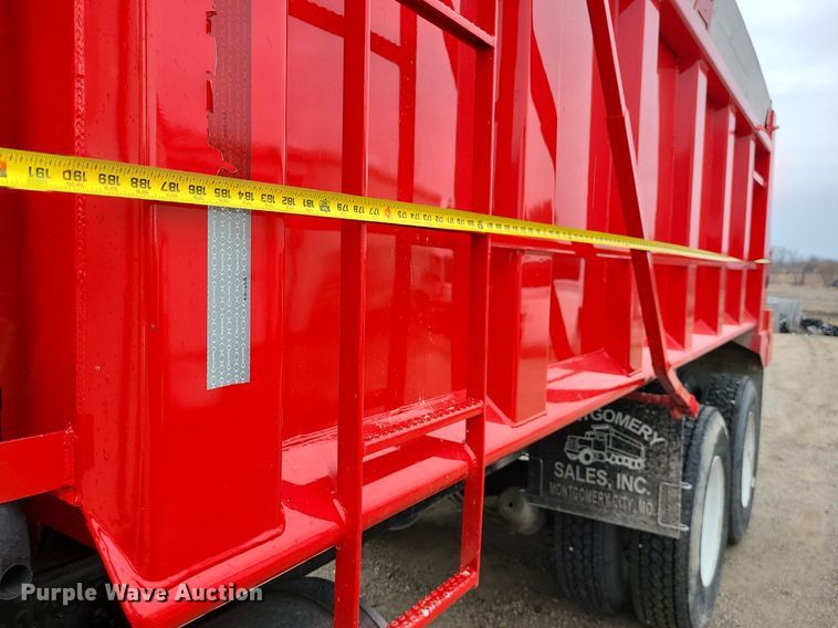 image for item LH9926 2006 Mack CT713  dump truck