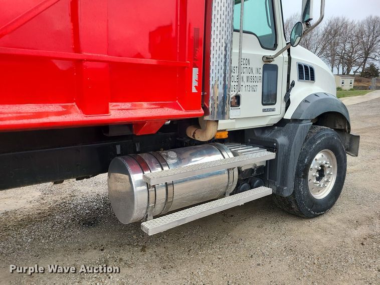 image for item LH9926 2006 Mack CT713  dump truck