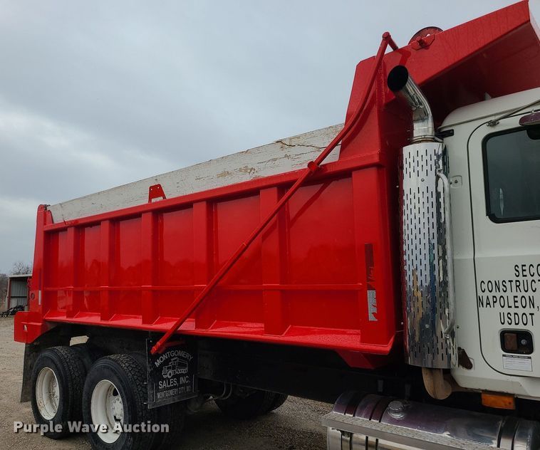 image for item LH9926 2006 Mack CT713  dump truck