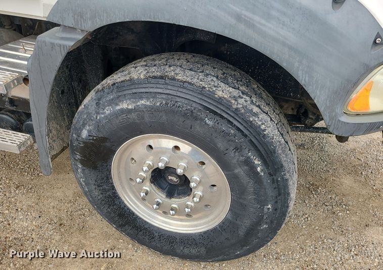 image for item LH9926 2006 Mack CT713  dump truck