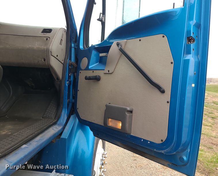 image for item LH9927 2007 Sterling Acterra  flatbed truck