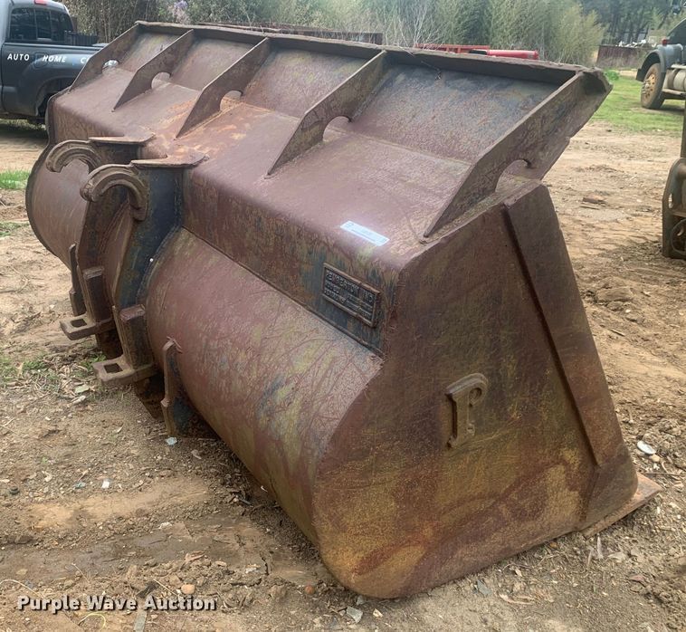 image for item LI9120 Pemberton 18584 MEGA2503-GRB  107" L bucket