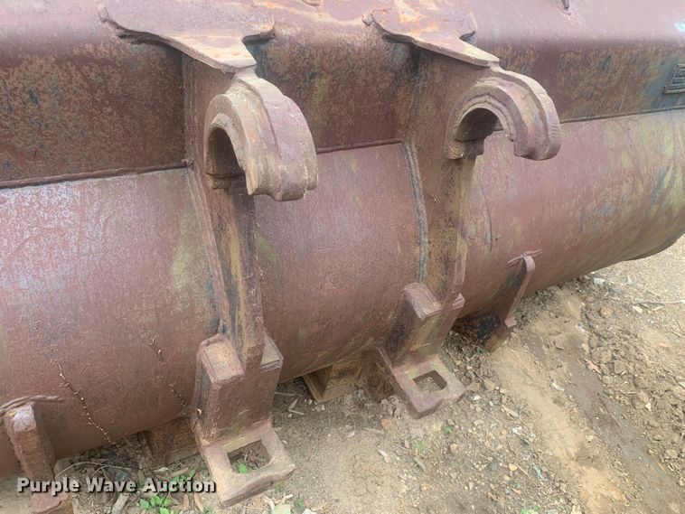 image for item LI9120 Pemberton 18584 MEGA2503-GRB  107" L bucket