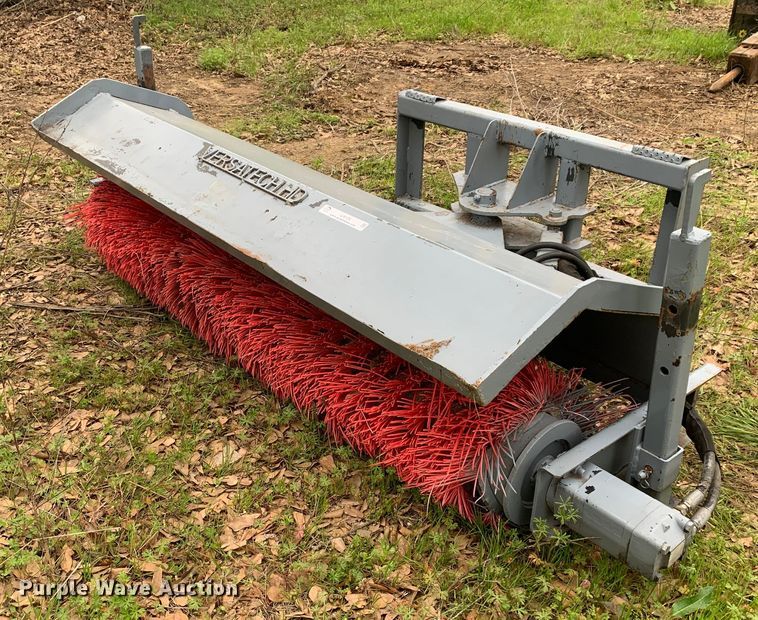 image for item LI9126 Versatech HD 8MSY-475-E2-G-S  skid steer boom