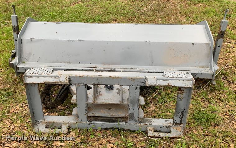 image for item LI9126 Versatech HD 8MSY-475-E2-G-S  skid steer boom