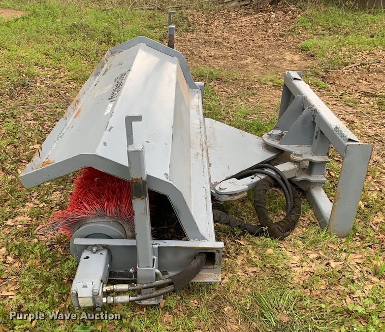 image for item LI9126 Versatech HD 8MSY-475-E2-G-S  skid steer boom