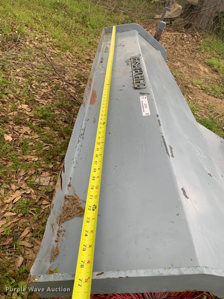 image for item LI9126 Versatech HD 8MSY-475-E2-G-S  skid steer boom