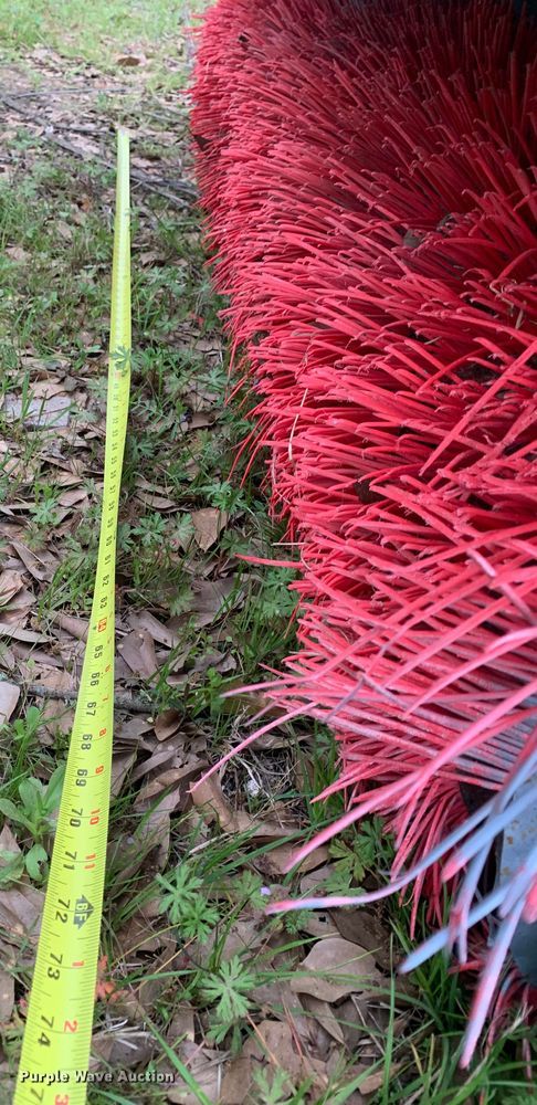 image for item LI9126 Versatech HD 8MSY-475-E2-G-S  skid steer boom