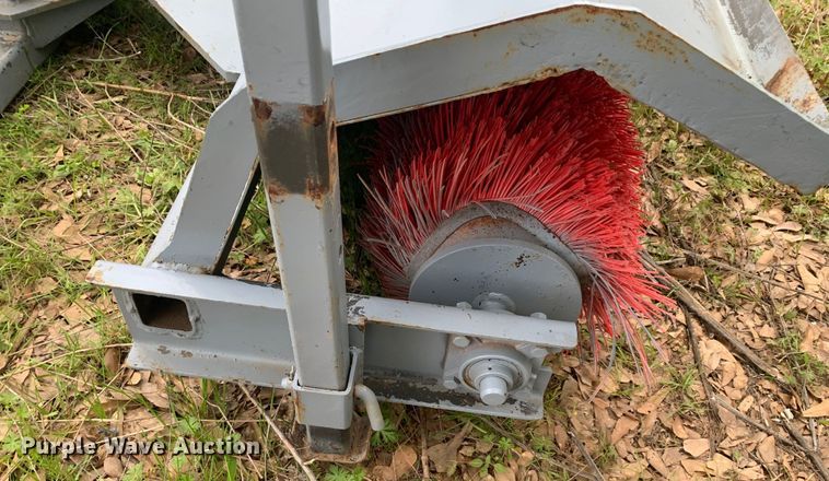 image for item LI9126 Versatech HD 8MSY-475-E2-G-S  skid steer boom