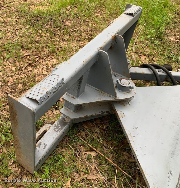 image for item LI9126 Versatech HD 8MSY-475-E2-G-S  skid steer boom