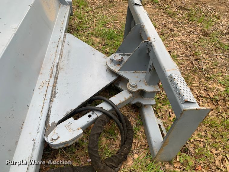 image for item LI9126 Versatech HD 8MSY-475-E2-G-S  skid steer boom