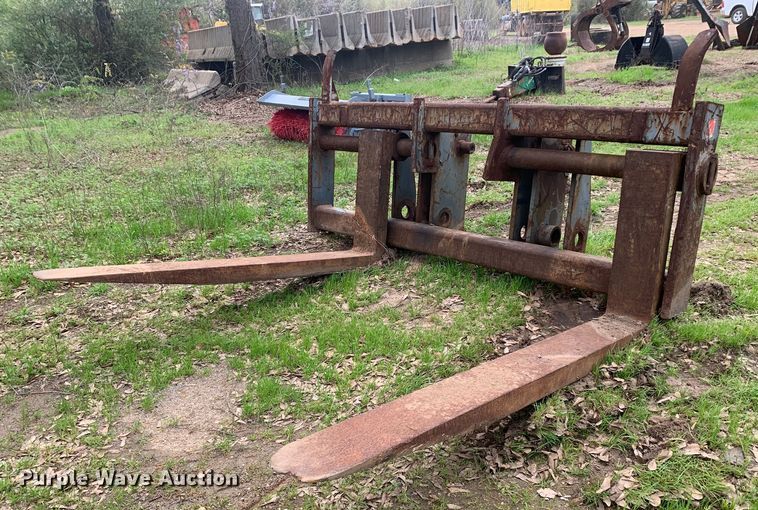 image for item LI9127 Mah  71" L forks