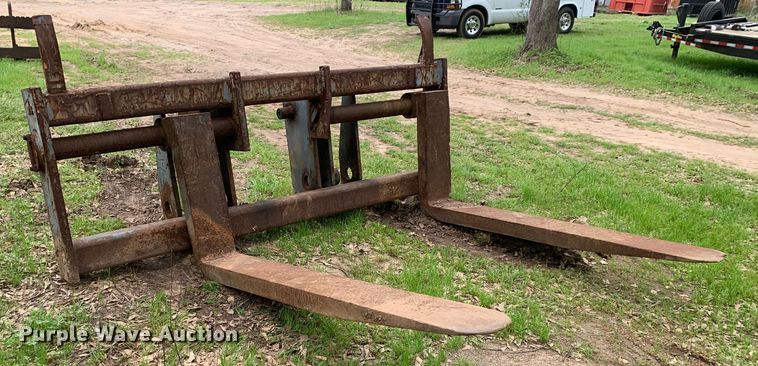 image for item LI9127 Mah  71" L forks