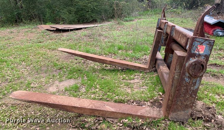 image for item LI9127 Mah  71" L forks