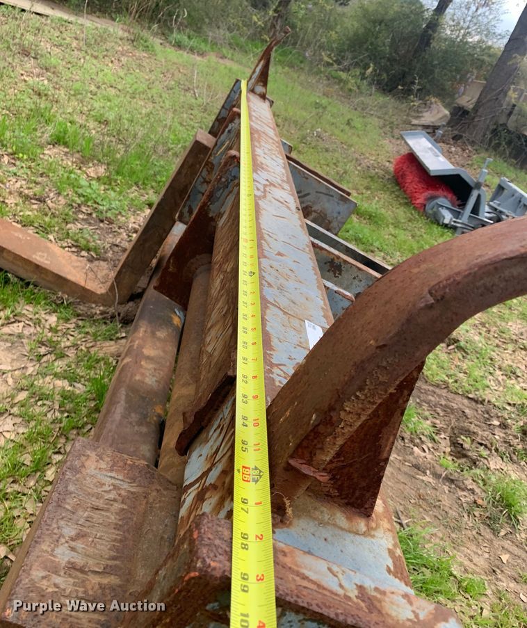 image for item LI9127 Mah  71" L forks