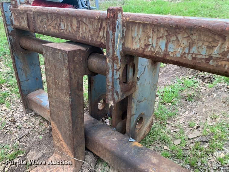 image for item LI9127 Mah  71" L forks