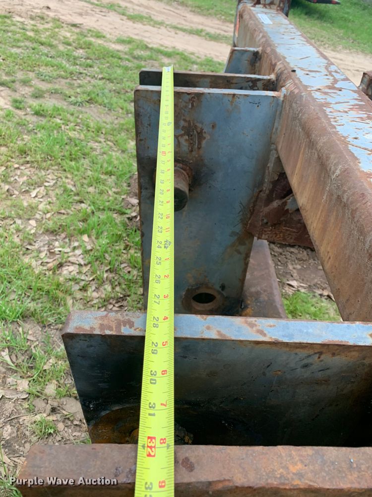 image for item LI9127 Mah  71" L forks