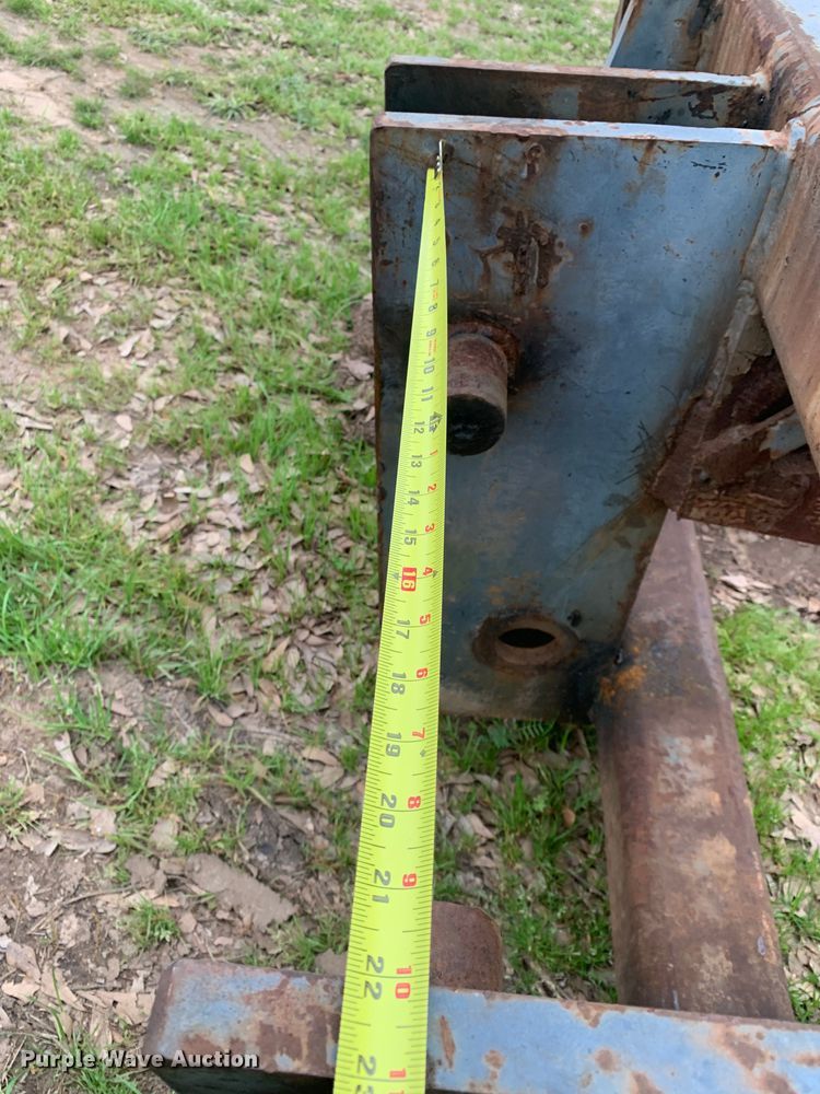 image for item LI9127 Mah  71" L forks