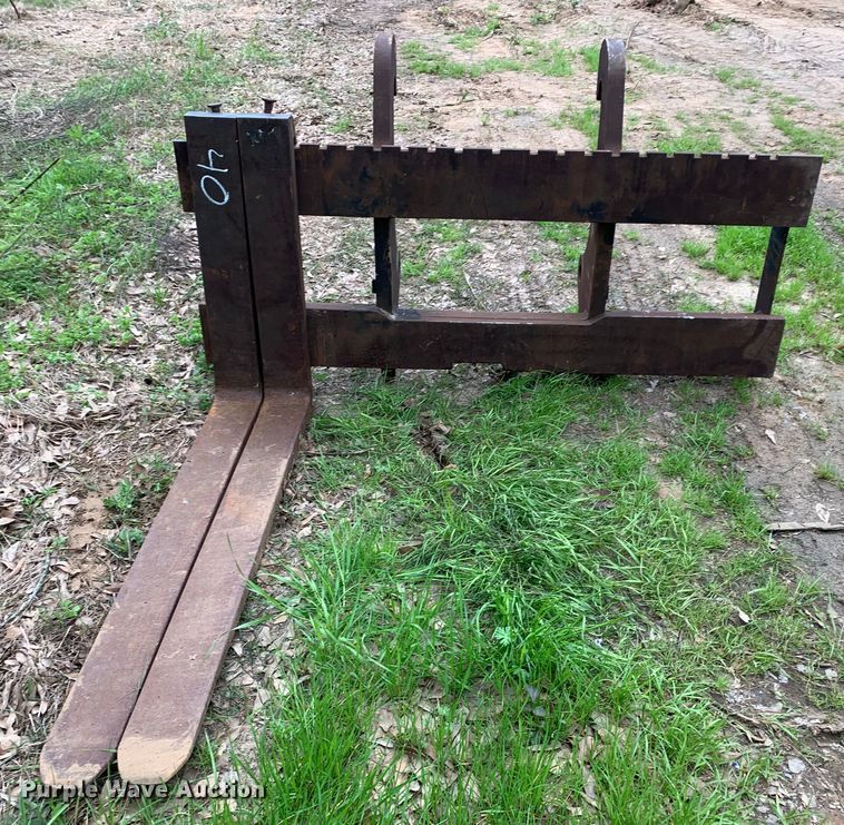 image for item LI9128 Caterpillar  48" L forks