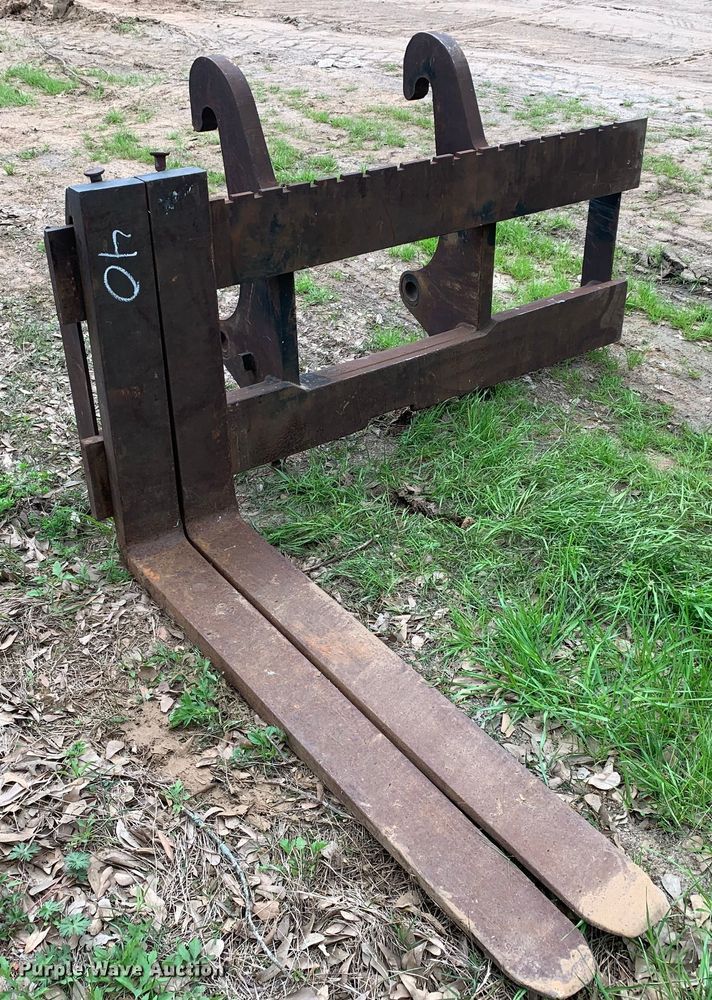 image for item LI9128 Caterpillar  48" L forks