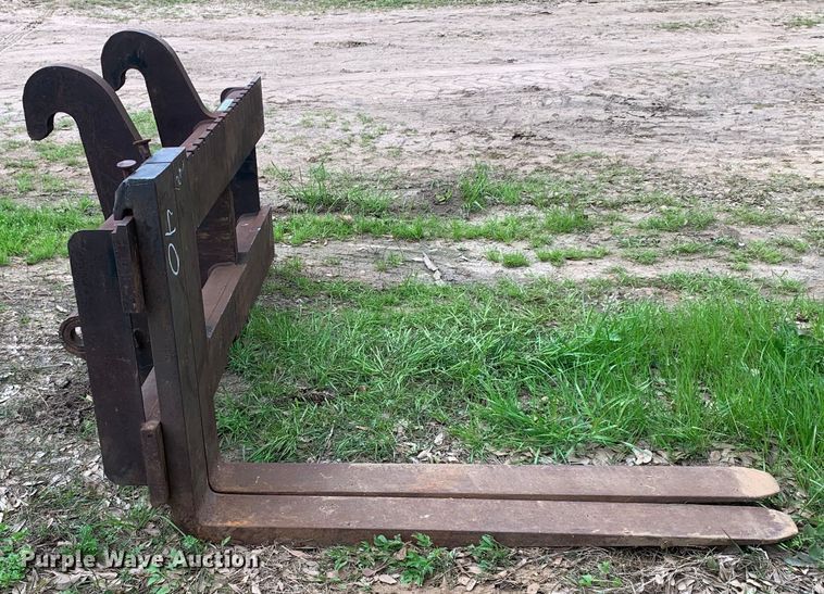 image for item LI9128 Caterpillar  48" L forks