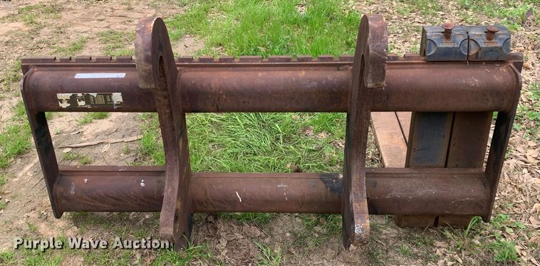 image for item LI9128 Caterpillar  48" L forks