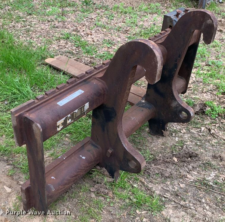 image for item LI9128 Caterpillar  48" L forks